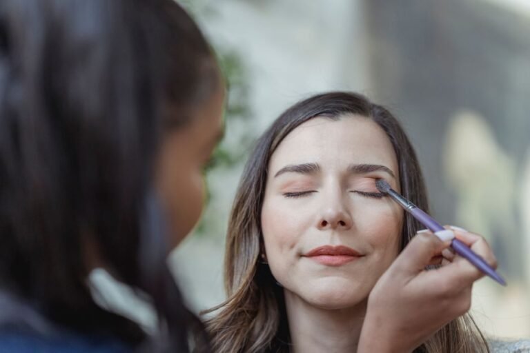 Διαχείριση Προσωπικού για Make-up Artists: Πρόγραμμα και Διαθεσιμότητα